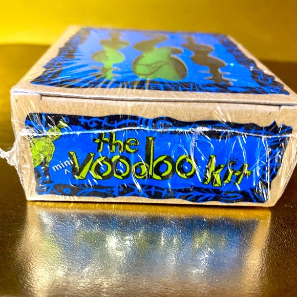 THE VOO DOO KIT NWT BY VOODOO LOU INCLUDES DOLL PINS & SPELL & TECHNIQUES BOOK - Picture 3 of 6